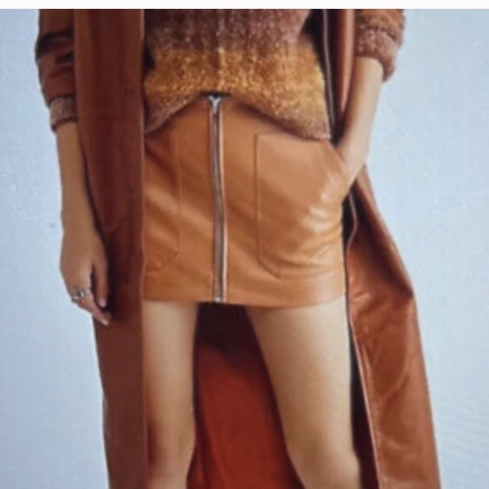 🔥10 for $100🔥 Free People Maya Mod Cashew Faux leather zip up mini skirt size 12